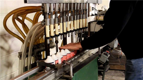 Kalitate handiko komuneko lixiba betetzeko makina automatikoa