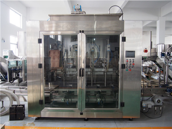 Elikagaien betetzeko makina automatikoa eta oliba olioa ontziratzeko makina